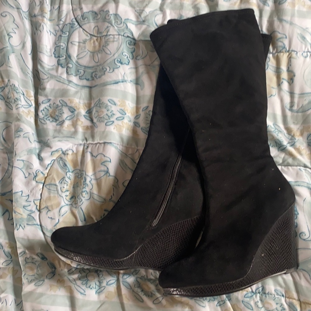 Dress shoes